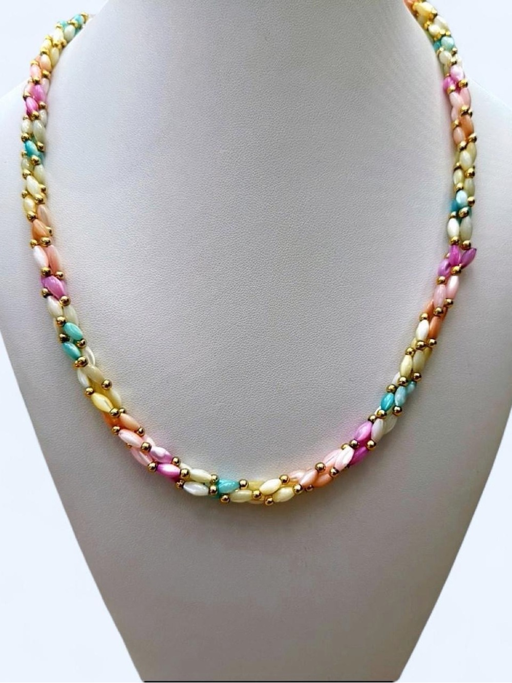 Vintage Pastel Mother of Pearl Twisted Shell Bead Necklace, Barrel Clasp